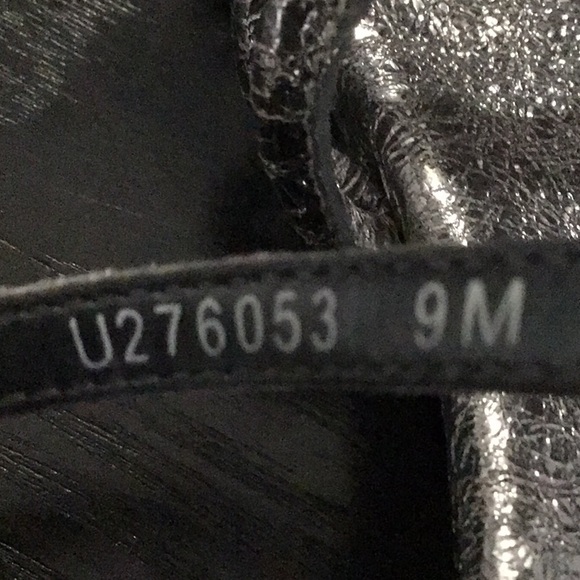 Stuart Weitzman size 9 silver sandals - Picture 4 of 13